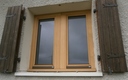 fenêtre 2 ouvrants bois avec montant central pour recevoir une cloison intérieure